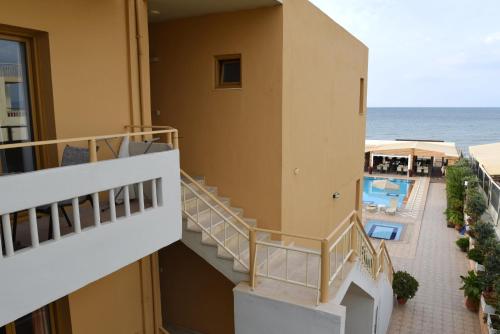 Esperides Beach Hotel Apartments - image 3