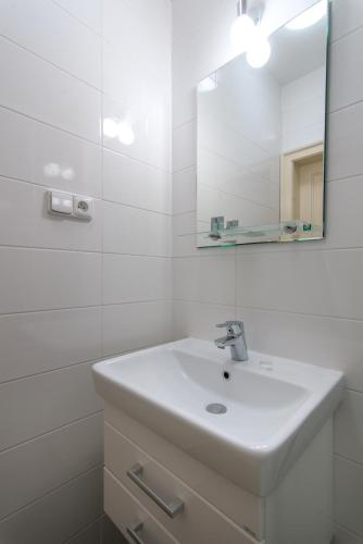 Standard Double Room image 8