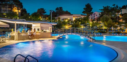 酒吧/高級酒吧, Maistra Select Belvedere Resort in 弗爾薩爾