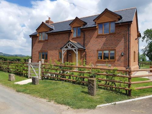 Brook Cottage, Westbury-on-severn