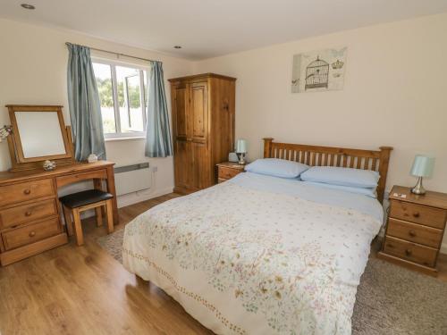 Lawn Cottage - main image