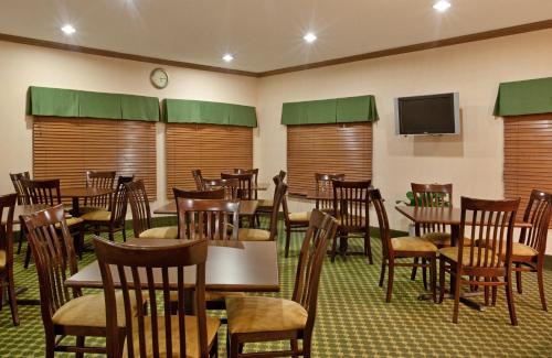 Baymont by Wyndham Merrillville - image 5