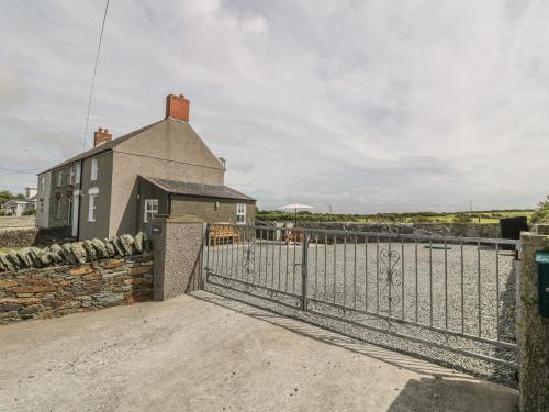 Glasfryn - image 2