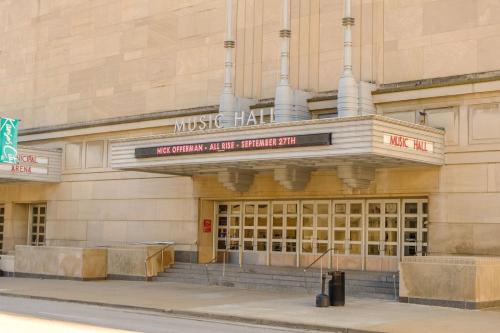 Frontdesk 915 Broadway Apts Downtown Kansas City - image 14