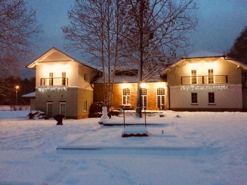 Varga Villa - image 4