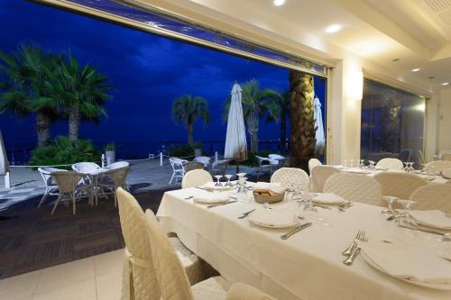 Restaurant, Hotel Il Timone in Porto San Giorgio