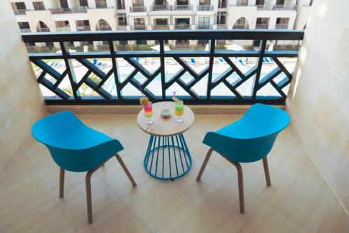Superior Double Room with Sea Side View image 4