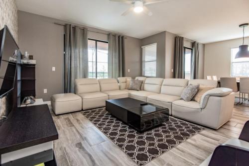 Imagine Renting this Luxury Villa in Orlando on Solterra Resort Villa Orlando 1790 - image 2