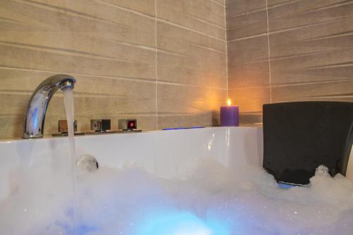 Goldhome - Casa piscina privada y Jacuzzi