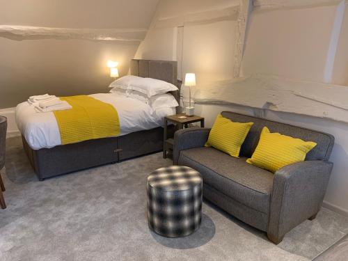 The Falcon Hotel - image 4