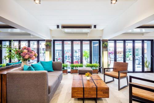 Lobby, Livotel Express Hotel Ramkhamhaeng 50 Bangkok - No Parking in Ramkhamhaeng