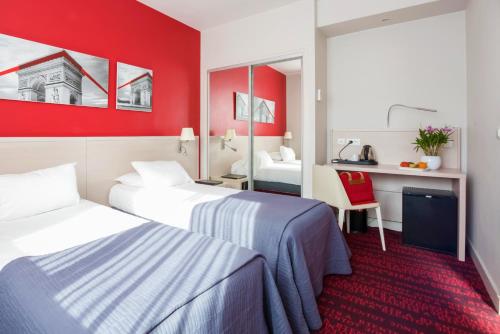 2 twin beds