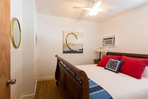 Lambert family beach apartments - unit 1 in Fort Lauderdale, USA