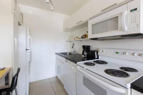 Lambert family beach apartments - unit 1 in Fort Lauderdale, USA