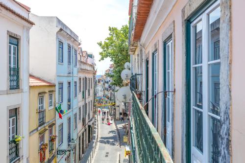 Alfama, Bright and Spacious With Private Terrace, By TimeCooler 4