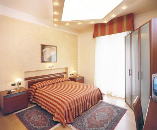 Superior Deluxe Double or Twin Room  image 5