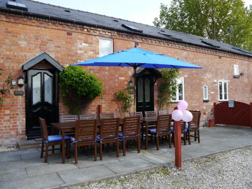 The Shakespeare Lodge - Sleeps up to 12 - HOT TUB