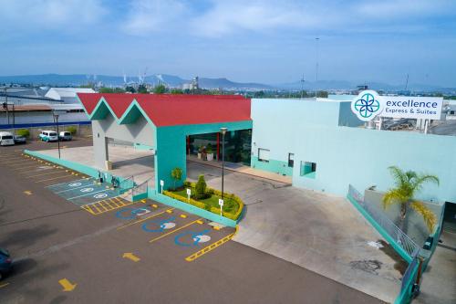Excellence Express & Suites in San Juan del Río, Mexico