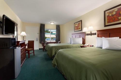 Travelodge by Wyndham Orange County Airport/ Costa Mesa