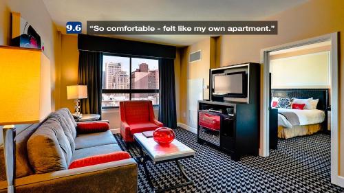 Deluxe Union Square Suites - image 2