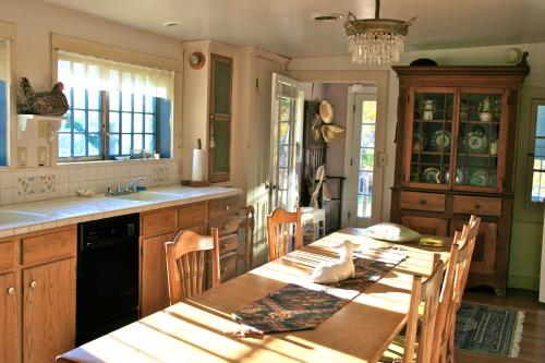 Old Pioneer Garden Country Inn - 레스토랑