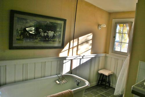 Old Pioneer Garden Country Inn - 화장실