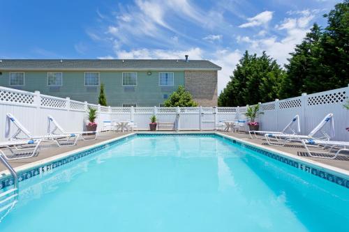 Quality Inn Kilmarnock - 수영장