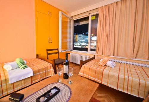 Glorious Rooms in Nyis