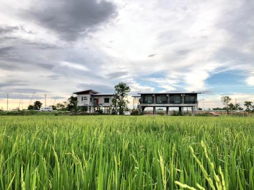 Ban Suweena Uthai Thani