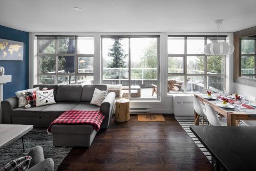 THE LOOKOUT PENTHOUSE // a luxe suite in Whistler