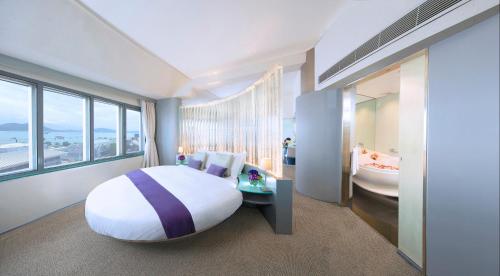 Regal Airport Hotel Hong Kong