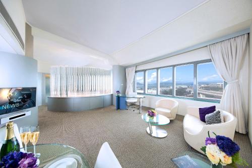 Regal Airport Hotel Hong Kong