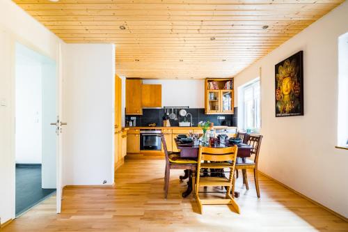 Cosy Family Home - Tuningen