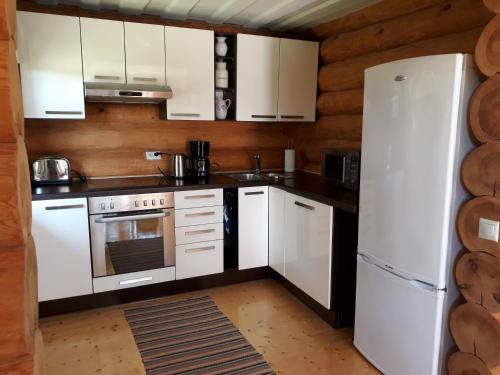 Pähkli Seaside Cottage with Cozy Outdoor Patio (Pahkli Seaside Cottage with Cozy Outdoor Patio) in Kungla
