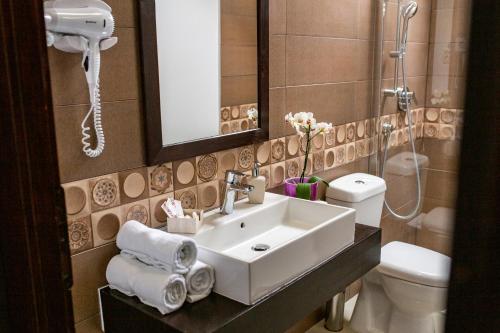 Hotel Floare De Colt In MÄƒnÄƒstirea Humorului Romania Reviews Prices Planet Of Hotels