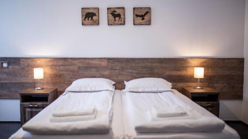 A Hotel Com Hotel Floare De Colt Hotel Mănăstirea Humorului