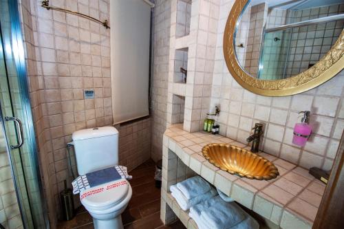 Standard Room image 5