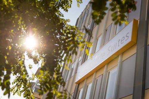 Golden Circle Suites - image 5