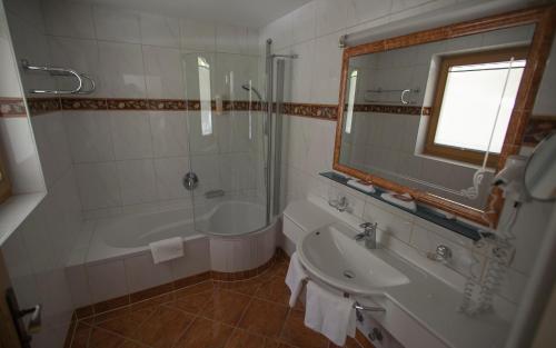 Hotel Tirolerhof - image 8