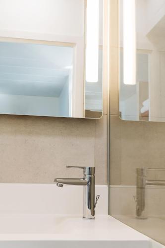 B&B HOTEL Brussels Centre Gare du Midi - image 7
