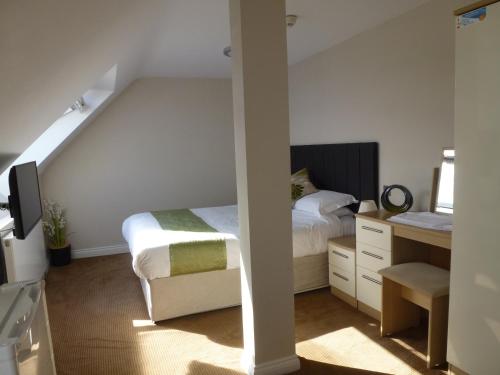 Boathouse Hotel - image 9