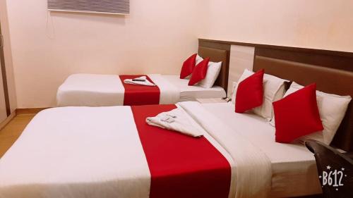 Hotel Happyland in Dadar