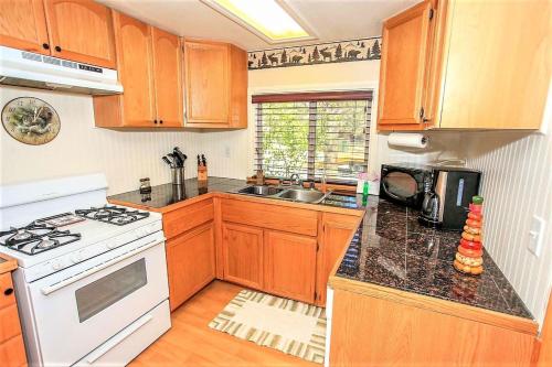 A Cabin Above-1761 by Big Bear Vacations - image 9
