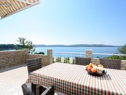 Apartments Mihaela - sea view - image 7