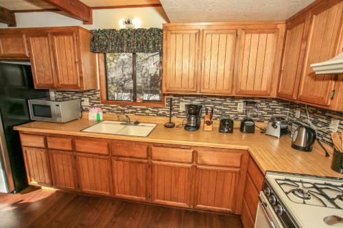 Bear Pause-1744 by Big Bear Vacations - image 6