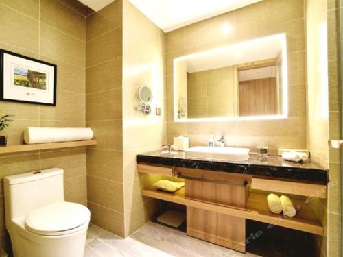 Atour Hotel Wuhan Changqing Road Branch