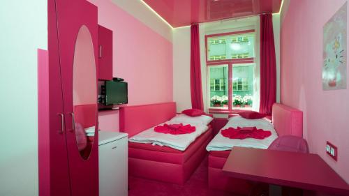 Apartment COLOURS - your 7 colour experience in centre of Prague 3