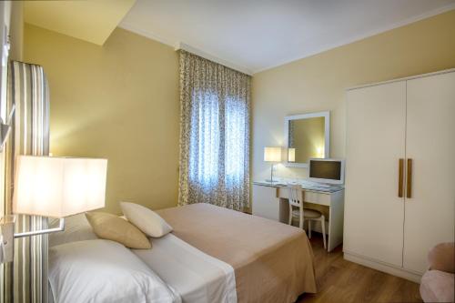 Hotel Regina - image 3