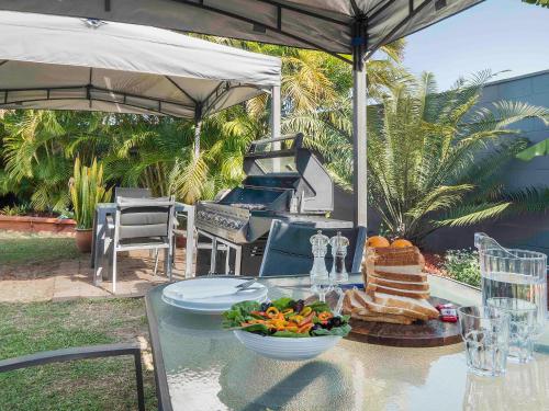 บริการและสิ่งอำนวยความสะดวก, อัลมาเร ทัวริสต์ โมเต็ล (Almare Tourist Motel) in บาลลิน่า