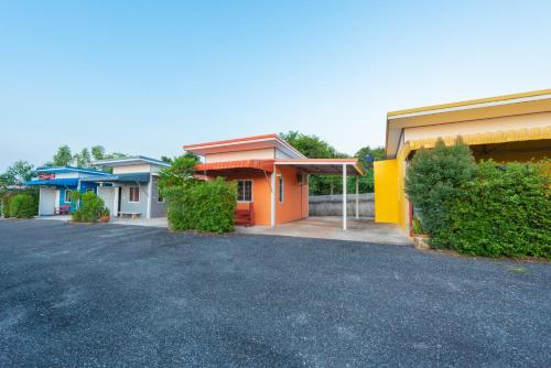 Khun Ning Resort in พังโคน